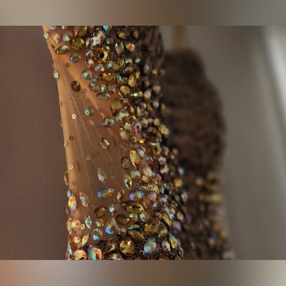 La Femme gown in bronze/gold - Picture 9 of 14